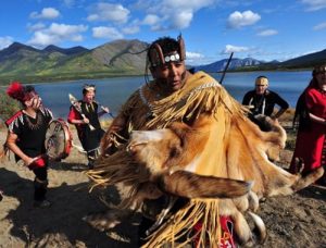 Танцы коренных жителей Аляски