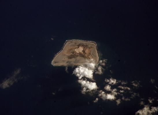 Остров Джарвис из космоса